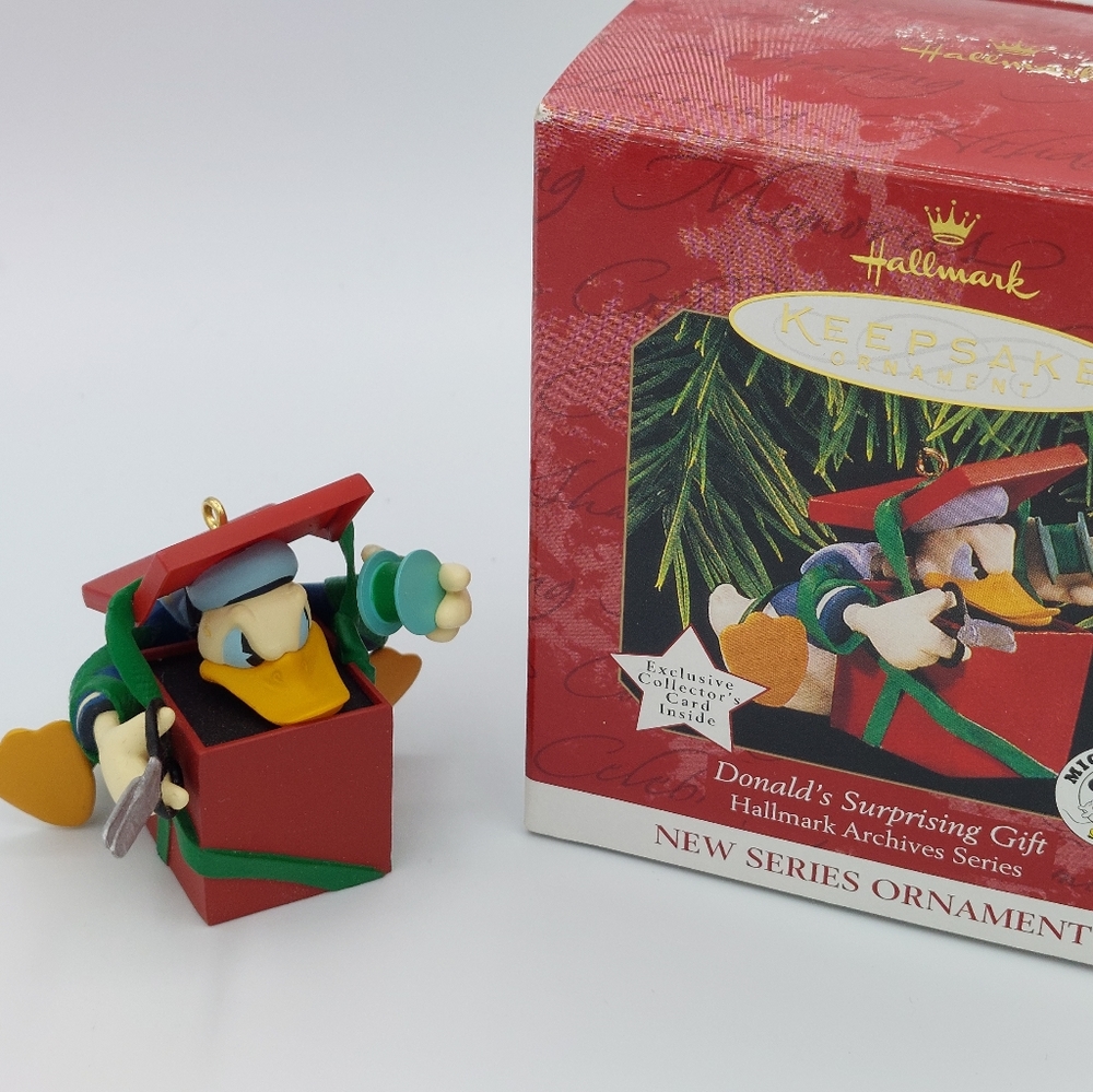 Hallmark keepsake holiday ornament donald duck "Donald's surprising gift "